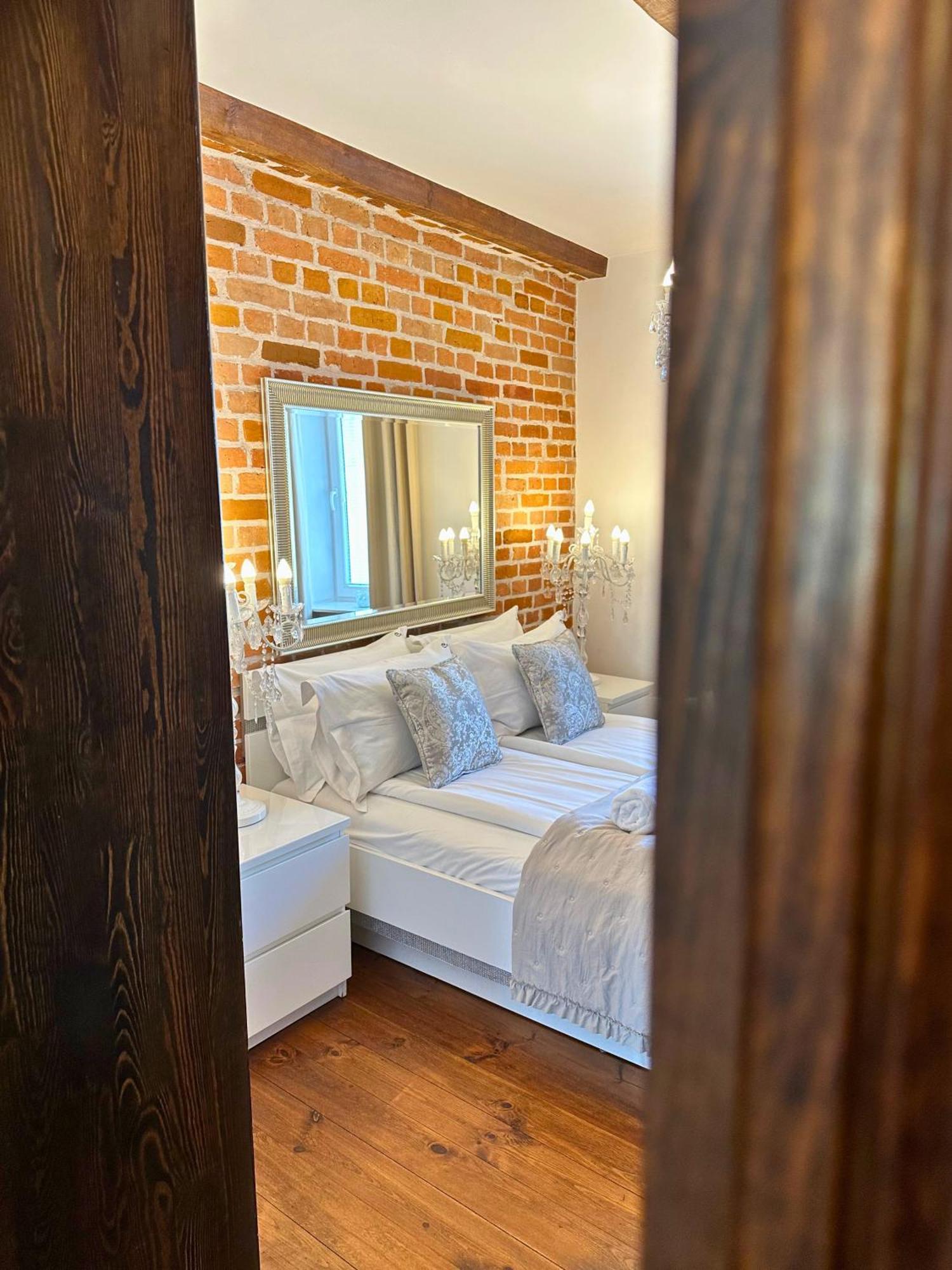 Perfect Stay - "Campari Glam Apartments" Torun Bagian luar foto
